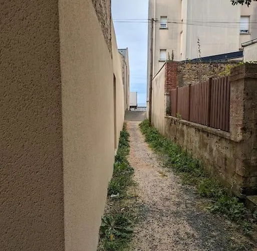 Avec Jardin Et Acces Grandcamp-Maisy